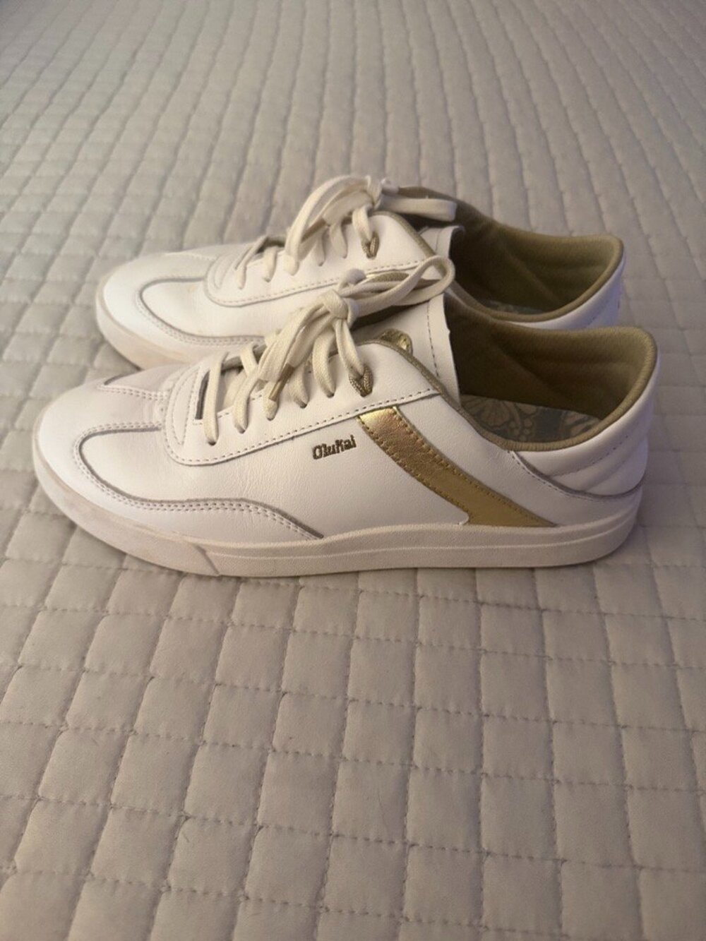 OluKai Ha'upu White Gold Leather Sneakers Women's 8.5